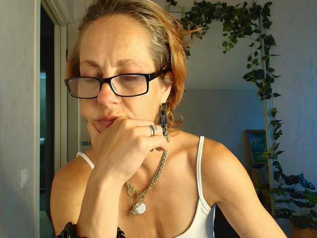 LioraWeiss live cam on BongaCams