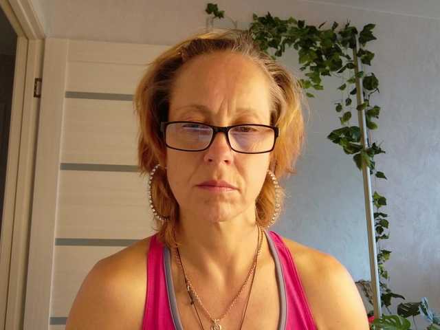LioraWeiss live cam on BongaCams
