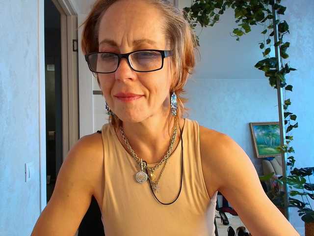 LioraWeiss live cam