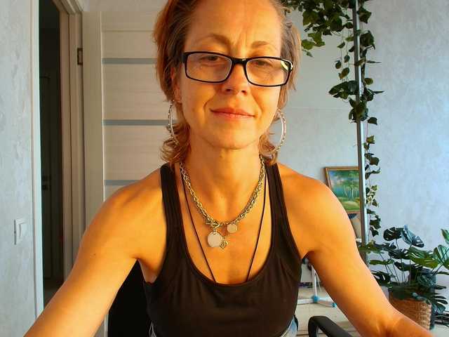 LioraWeiss live webcam show