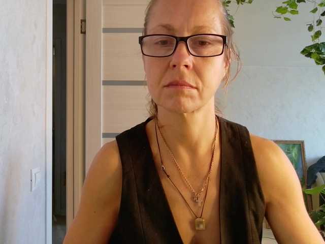 LioraWeiss live cam on BongaCams