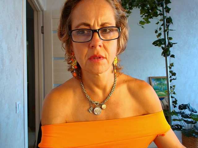 LioraWeiss live cam on BongaCams