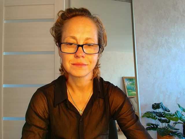 LioraWeiss live cam on UnifiedCams
