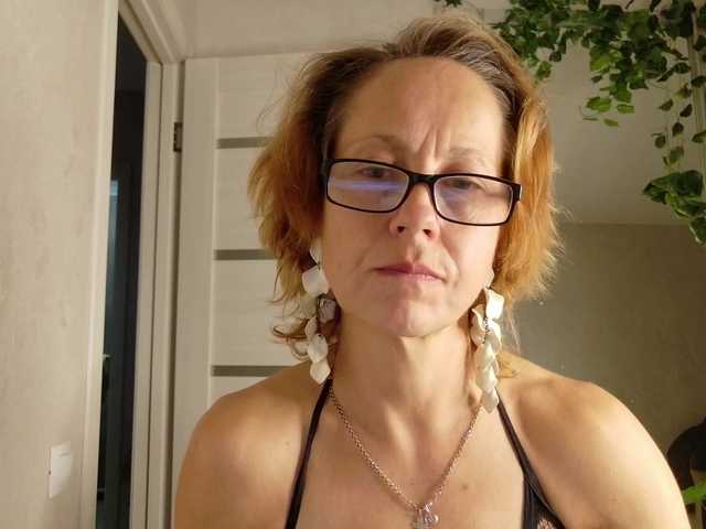 LioraWeiss live cam on BongaCams