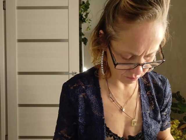 LioraWeiss live cam on BongaCams