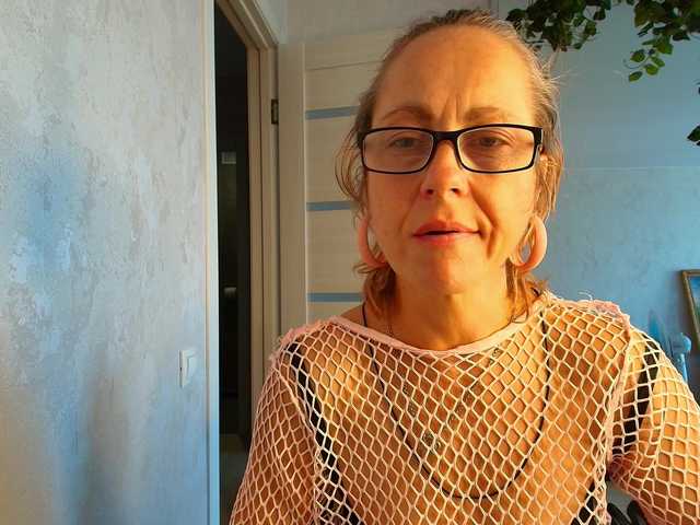 LioraWeiss live cam on BongaCams