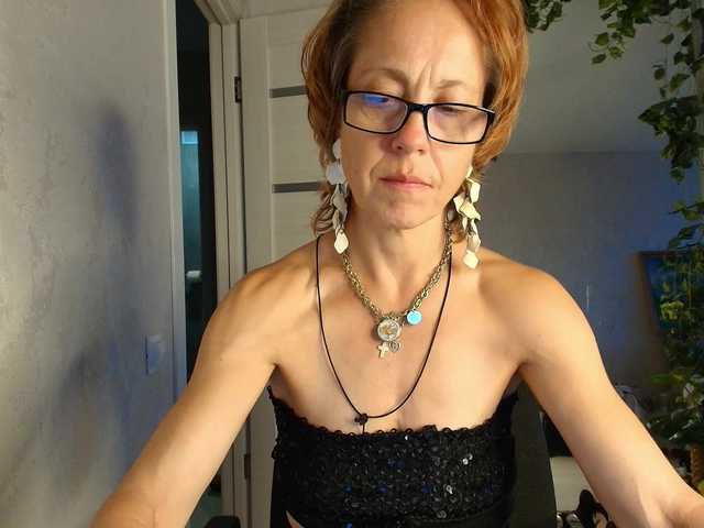 LioraWeiss live cam on BongaCams