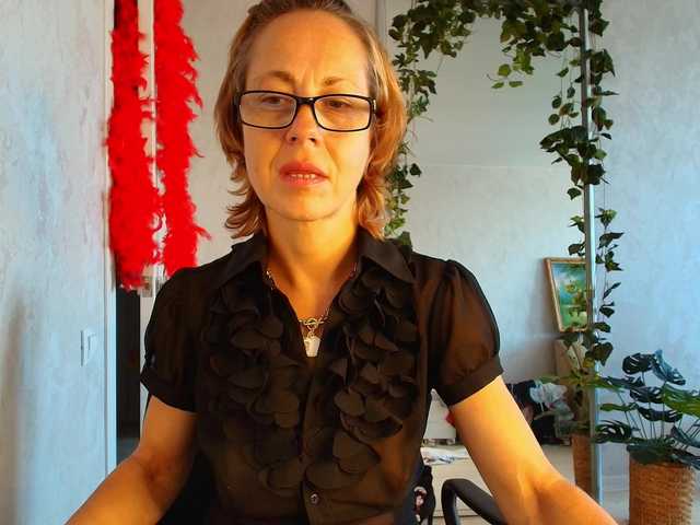 LioraWeiss live cam on BongaCams