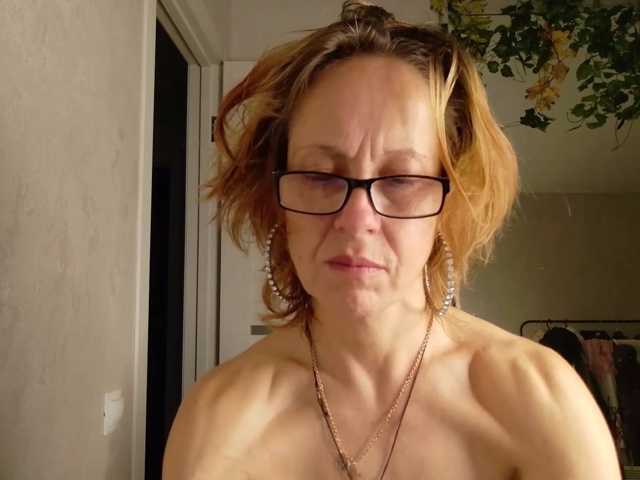 LioraWeiss live cam preview