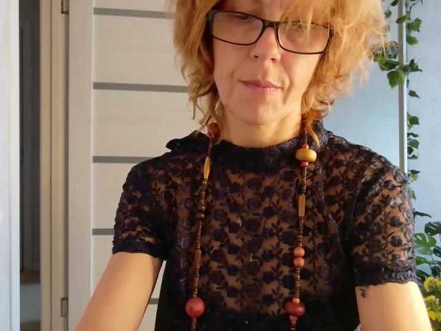LioraWeiss live cam preview