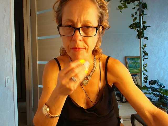 LioraWeiss live webcam show