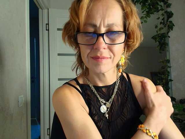 le modèle LioraWeiss est en webcam porno dans un show sur le site bongacams, il possède les tags suivants: White/Caucasian,Redhead,Trimmed