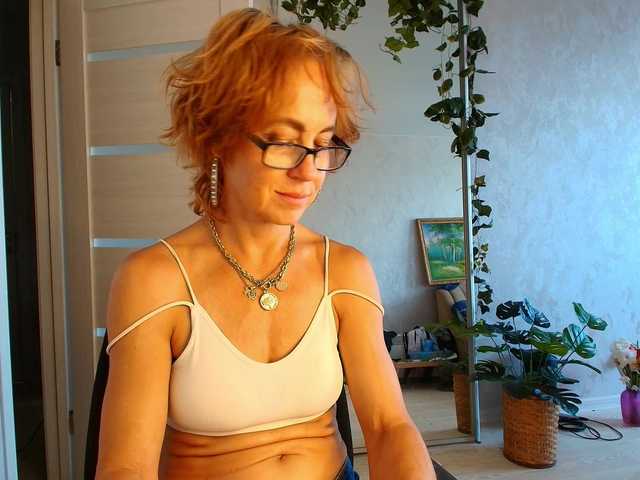 LioraWeiss live webcam show