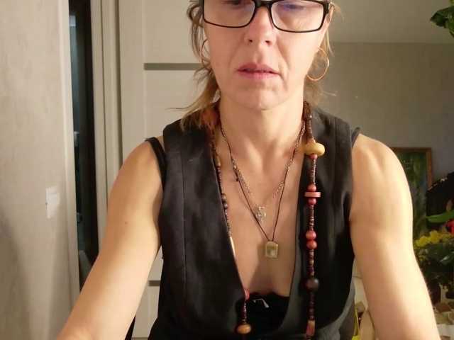 LioraWeiss live cam on BongaCams