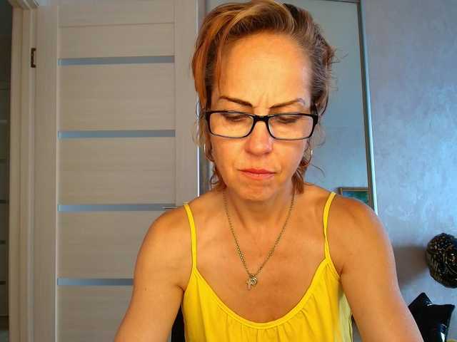 LioraWeiss live cam on BongaCams