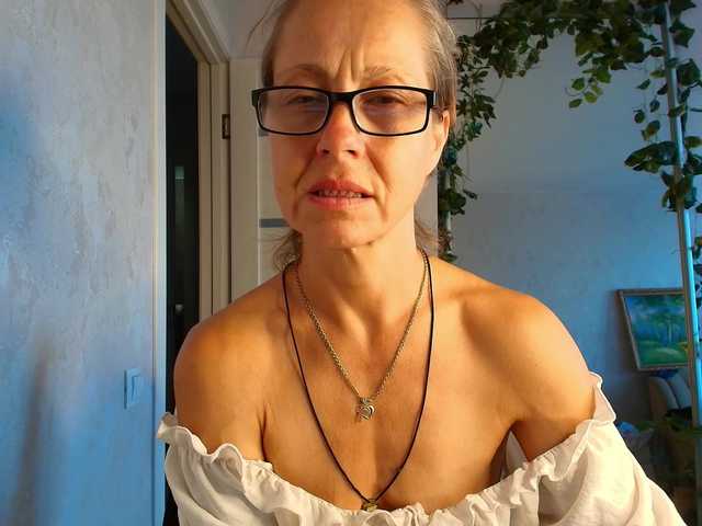 LioraWeiss live cam on BongaCams