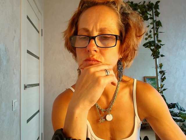 LioraWeiss live cam on BongaCams