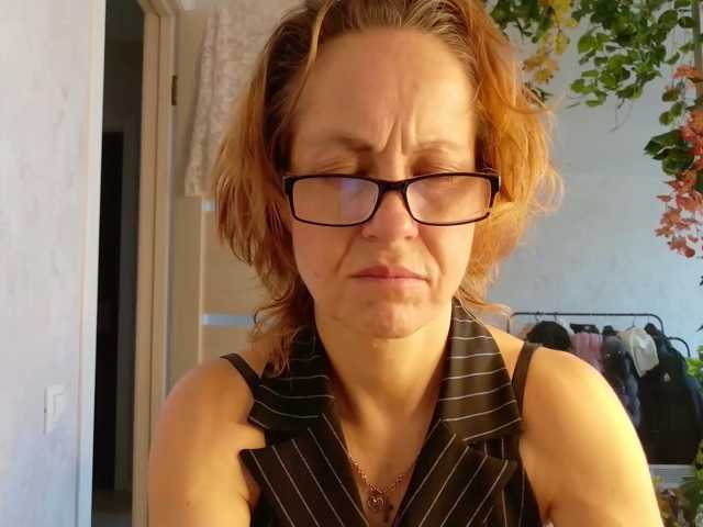 LioraWeiss live cam on BongaCams