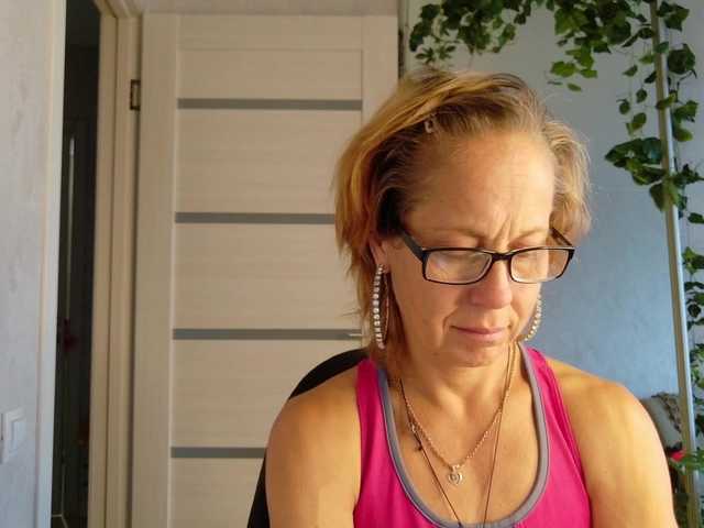LioraWeiss live cam on BongaCams