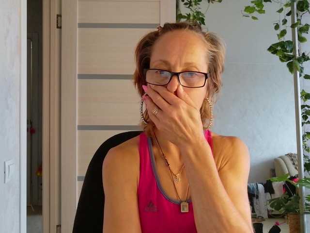 LioraWeiss live cam on BongaCams
