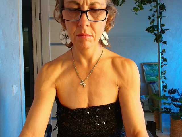LioraWeiss live webcam show