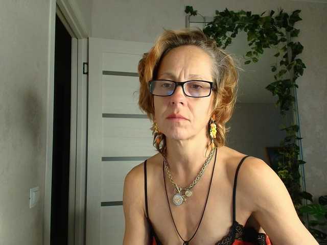 LioraWeiss live cam on BongaCams
