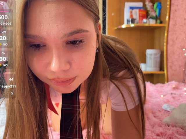 Slyfoxtales live cam on BongaCams