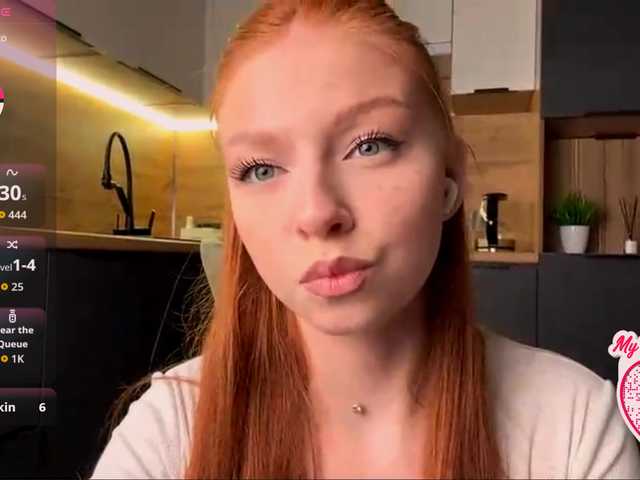 LyndseyShinkle live cam on BongaCams