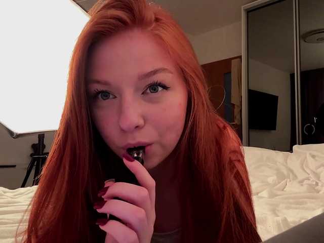 LyndseyShinkle live cam on BongaCams