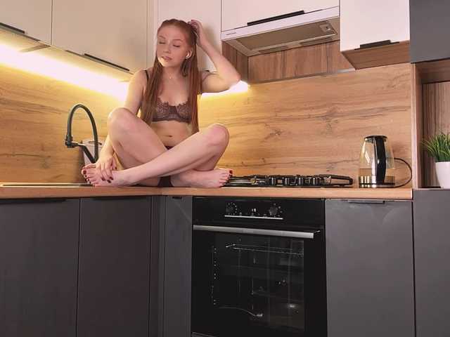 LyndseyShinkle live cam on BongaCams