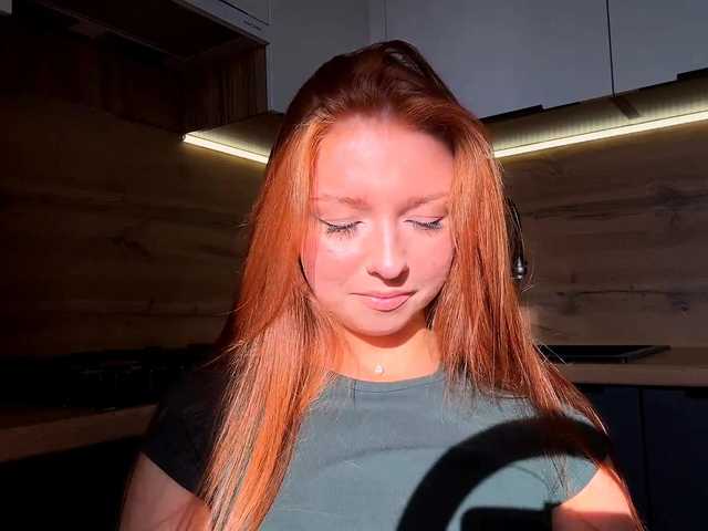 LyndseyShinkle live cam on BongaCams