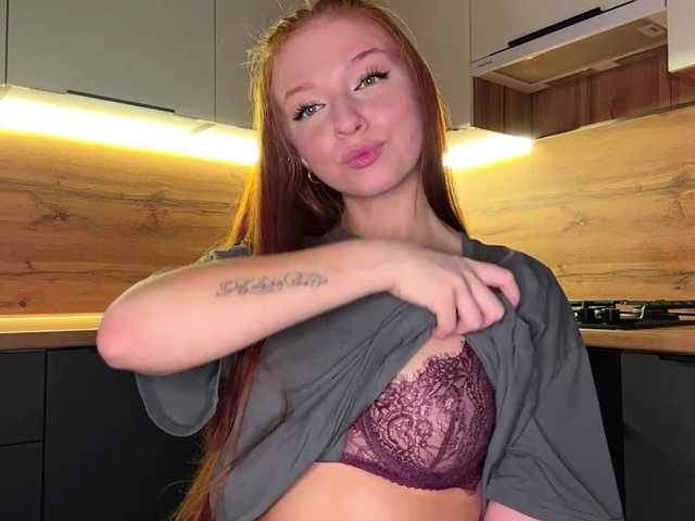 LyndseyShinkle live cam on BongaCams