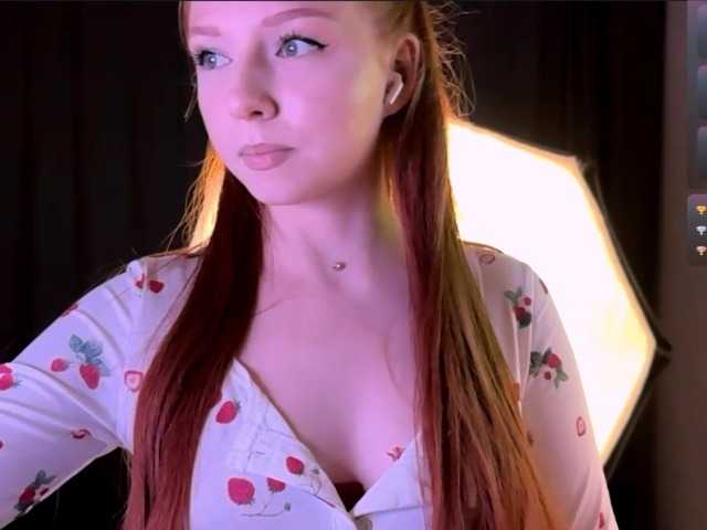 LyndseyShinkle live cam on BongaCams