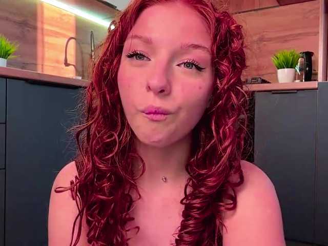 LyndseyShinkle live cam on BongaCams