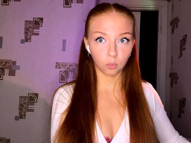 LyndseyShinkle live cam on BongaCams