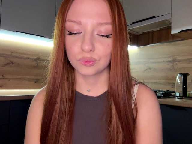 LyndseyShinkle live cam on BongaCams