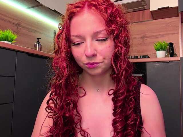 LyndseyShinkle live cam on BongaCams