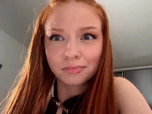 LyndseyShinkle live cam on BongaCams
