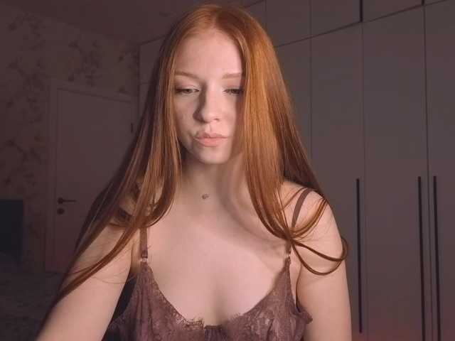 LyndseyShinkle live cam on BongaCams