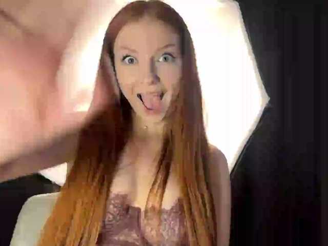 LyndseyShinkle live cam on BongaCams