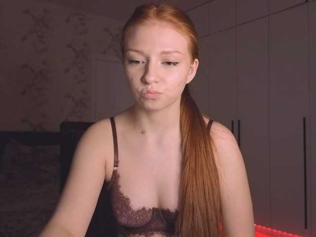 LyndseyShinkle live cam on BongaCams