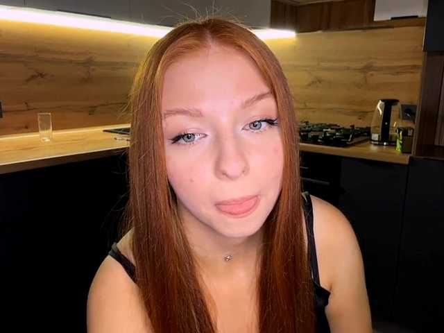 LyndseyShinkle live cam on BongaCams