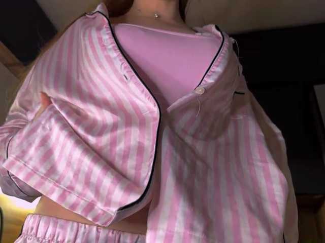 LyndseyShinkle live cam on BongaCams