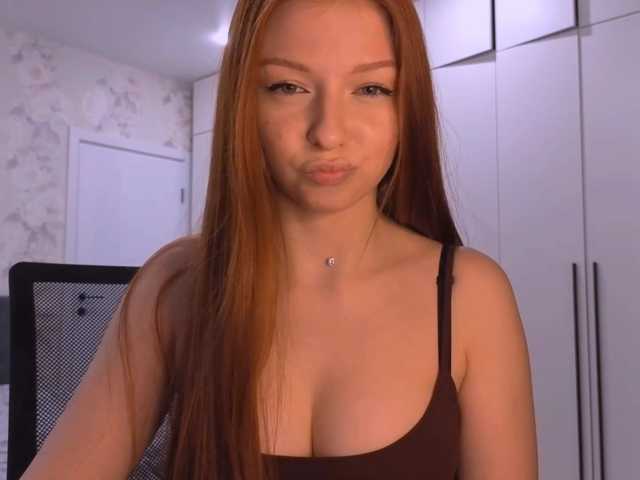 LyndseyShinkle live cam on BongaCams