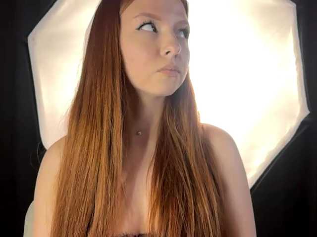 LyndseyShinkle live cam on BongaCams
