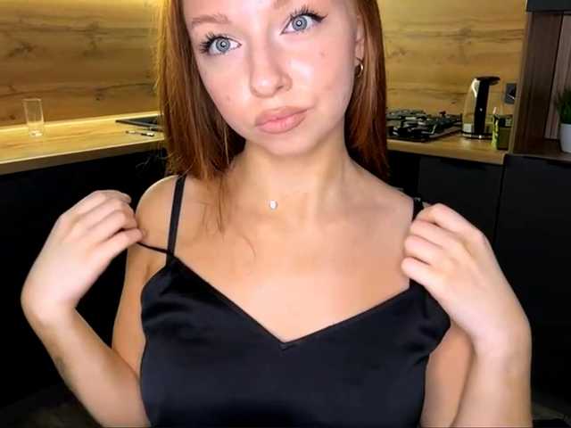 LyndseyShinkle live cam on BongaCams