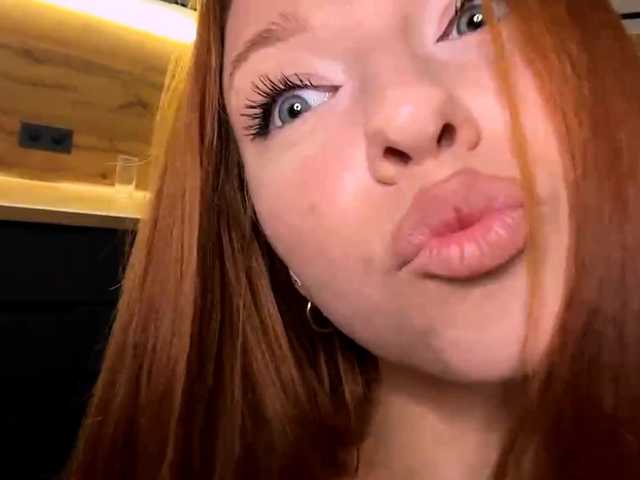 LyndseyShinkle live cam on BongaCams