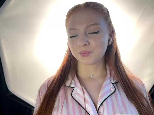 LyndseyShinkle live cam on BongaCams