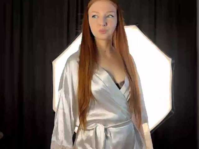 LyndseyShinkle live cam on BongaCams
