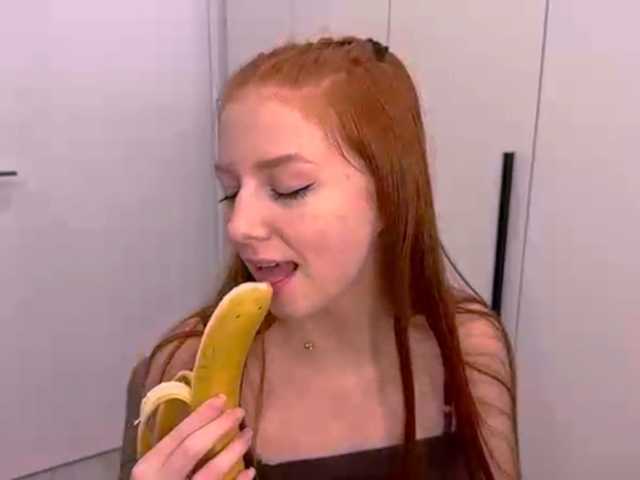 LyndseyShinkle live cam on BongaCams